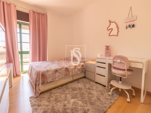 Apartamento T2 com Vista Rio no Seixal – Estacionamento | 315.000€