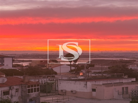 Apartamento T2 com Vista Rio no Seixal – Estacionamento | 315.000€